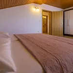 Mediterranes Nur 470 Meter Zum Mit Meerblick, Babybett, Grill Apartment