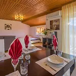 Mediterranes Nur 470 Meter Zum Mit Meerblick, Babybett, Grill
