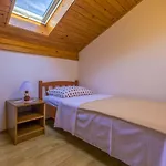 Apartment Mediterranes Nur 470 Meter Zum Mit Meerblick, Babybett, Grill Povile