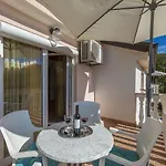Mediterranes Nur 470 Meter Zum Mit Meerblick, Babybett, Grill