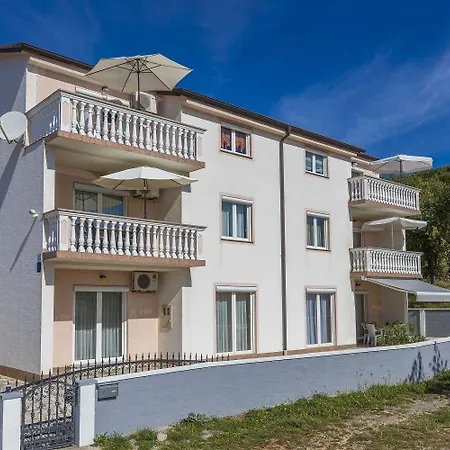 Mediterranes Nur 470 Meter Zum Mit Meerblick, Babybett, Grill Apartmán