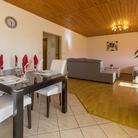 Mediterranes Nur 470 Meter Zum Mit Meerblick, Babybett, Grill *