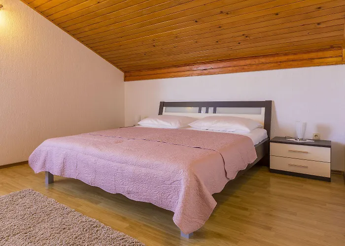 Mediterranes Nur 470 Meter Zum Mit Meerblick, Babybett, Grill * Повиле
