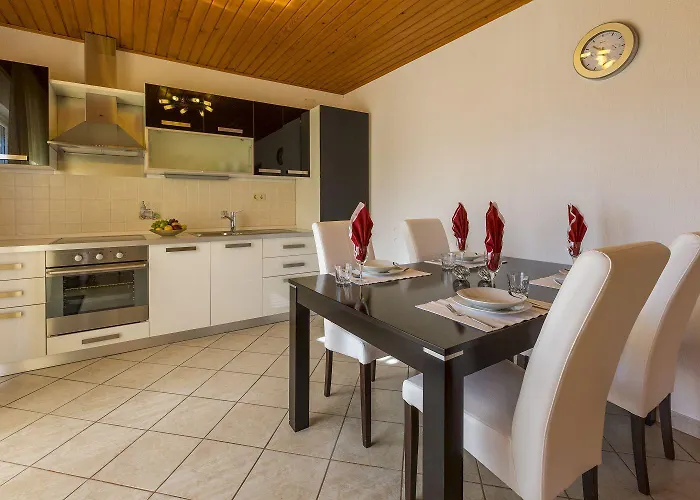 Mediterranes Nur 470 Meter Zum Mit Meerblick, Babybett, Grill Апартаменты *