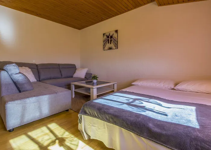 Mediterranes Nur 470 Meter Zum Mit Meerblick, Babybett, Grill Апартаменты Повиле