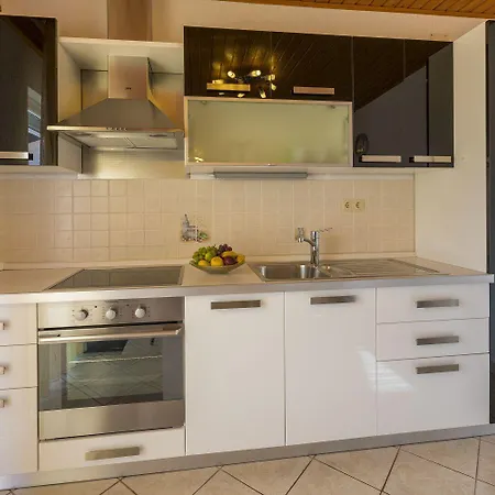Mediterranes Nur 470 Meter Zum Mit Meerblick, Babybett, Grill Appartamento *