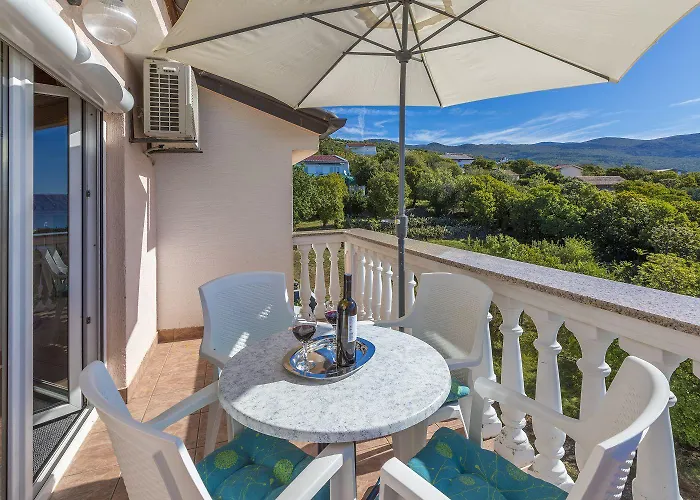 Mediterranes Nur 470 Meter Zum Mit Meerblick, Babybett, Grill Povile